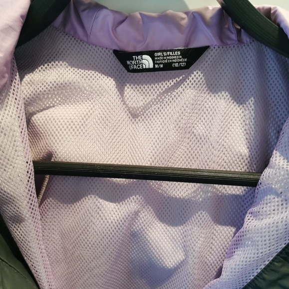 The North Face Girls Jacket - Picture 6 of 9